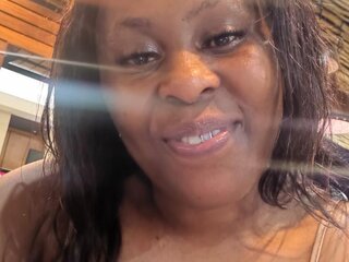 thickcurvy's Picture